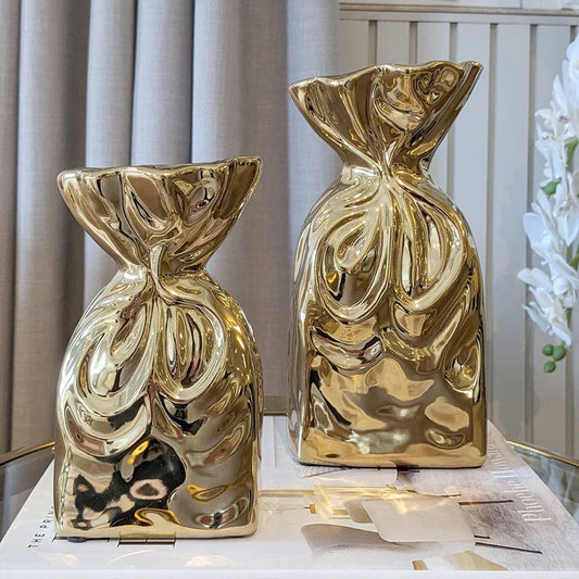 Garduru - Wunderschöne goldene Vase