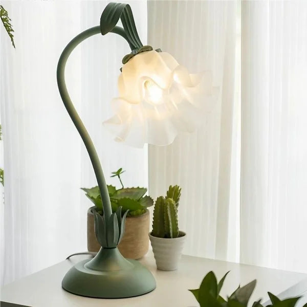 Garduru Adjustable Flower Tischlampe – Elegantes Design mit funktionaler Flexibilität