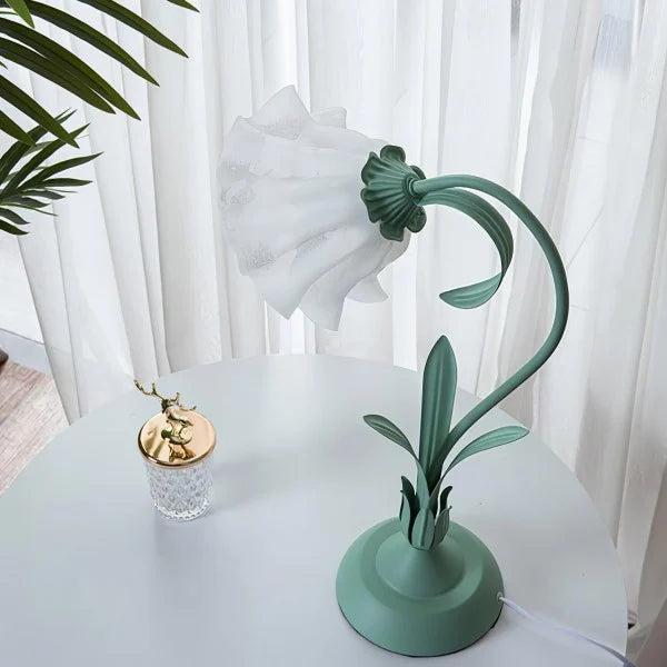 Garduru Adjustable Flower Tischlampe – Elegantes Design mit funktionaler Flexibilität