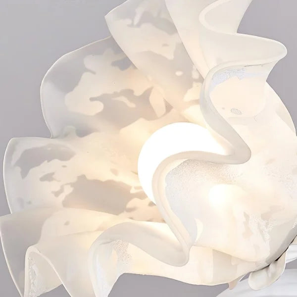 Garduru Adjustable Flower Tischlampe – Elegantes Design mit funktionaler Flexibilität