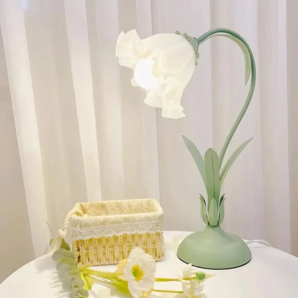 Garduru Adjustable Flower Tischlampe – Elegantes Design mit funktionaler Flexibilität
