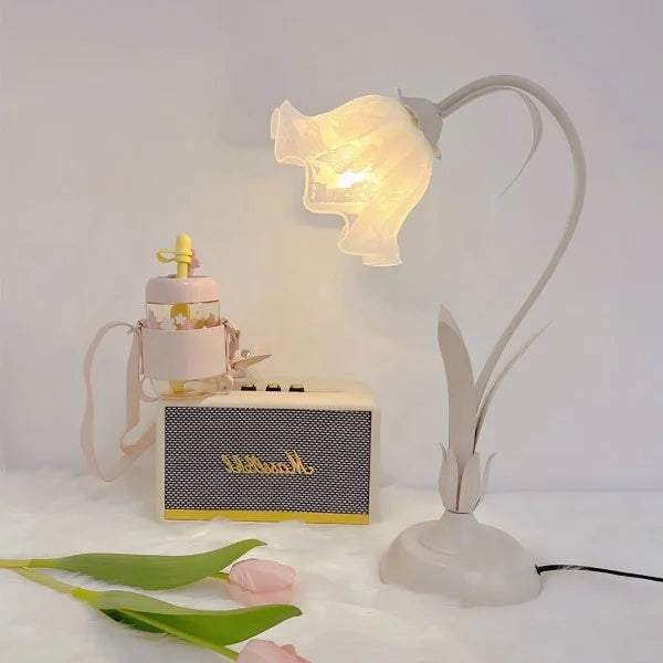 Garduru Adjustable Flower Tischlampe – Elegantes Design mit funktionaler Flexibilität