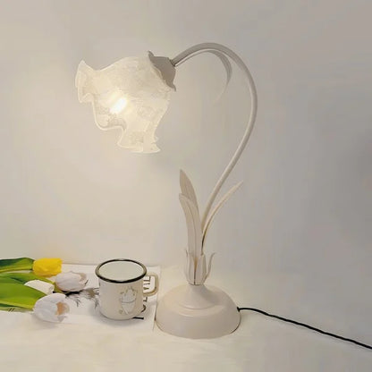 Garduru Adjustable Flower Tischlampe – Elegantes Design mit funktionaler Flexibilität