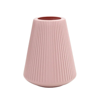 Moderne Vasen mit Rillenstruktur für elegante Dekoration