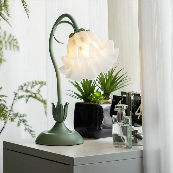 Garduru Adjustable Flower Tischlampe – Elegantes Design mit funktionaler Flexibilität