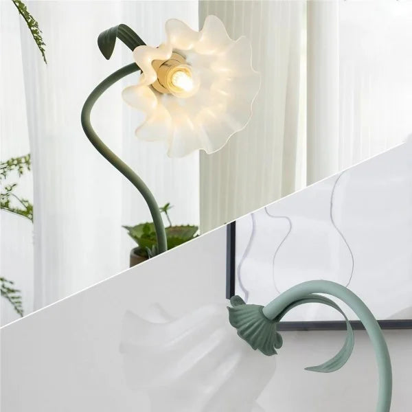 Garduru Adjustable Flower Tischlampe – Elegantes Design mit funktionaler Flexibilität