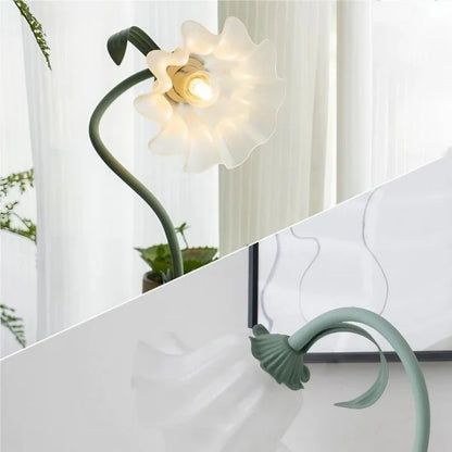 Garduru Adjustable Flower Tischlampe – Elegantes Design mit funktionaler Flexibilität