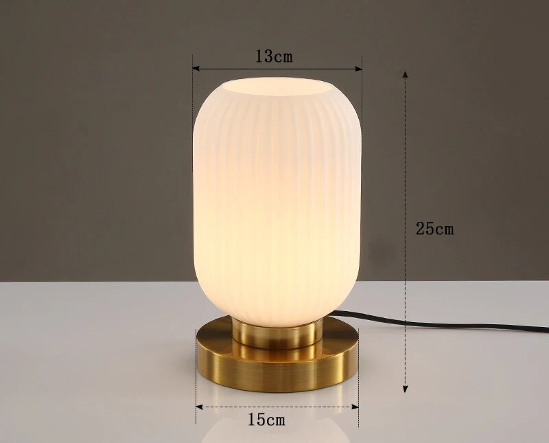 Elegante Tischlampe aus Glas und Eisen mit E27 Lampenfassung