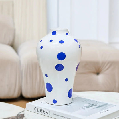 Lebhafte blaue geometrische Keramikvase