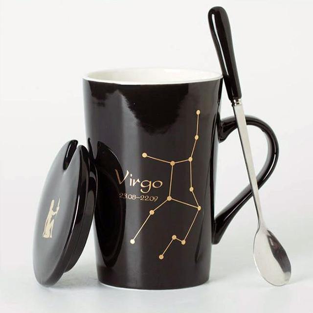 In The Stars Sternzeichen-Kaffeetasse mit Löffel und Deckel