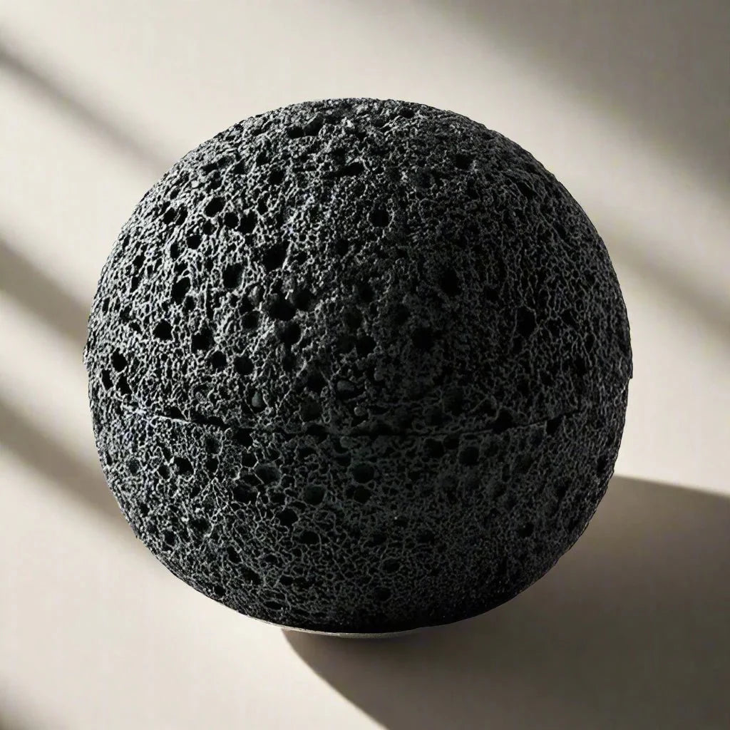 Skurrige schwarze Vulkanstein-Schüssel