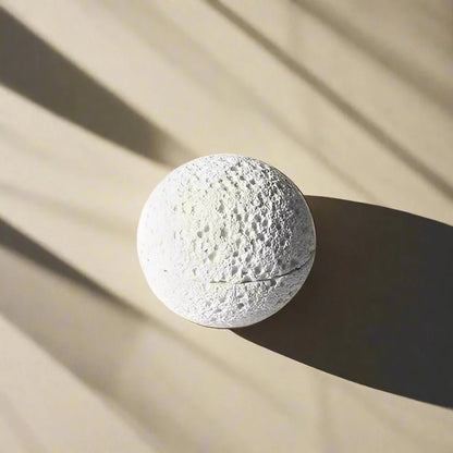 Skurrige schwarze Vulkanstein-Schüssel