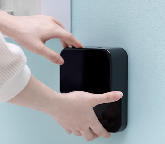 Wandmontierter automatischer Schaumseifenspender Sensors Handwaschmaschine in Schwarz und Weiß