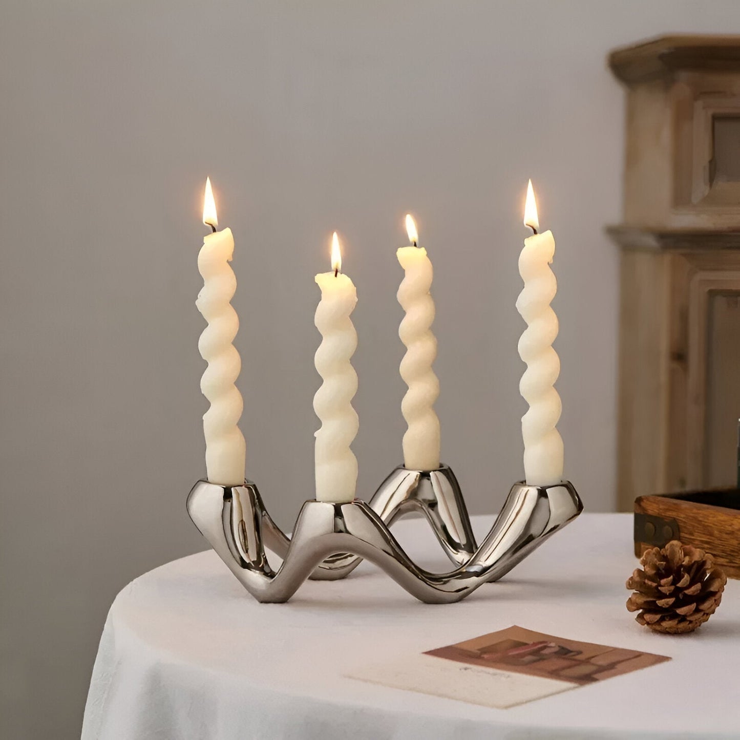 Wellenförmiges Design Kerzenständer Dekoration