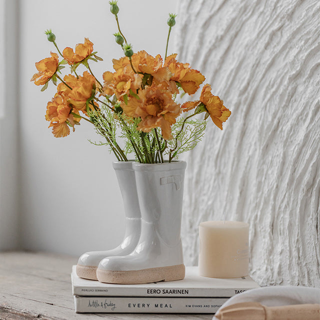 Charmant & Modern - Keramikvase in Stiefelform