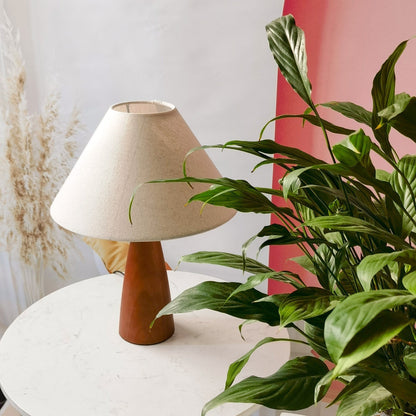 Garduru Stil Tischlampe aus Massivholz – Zeitloses Design mit warmem LED-Licht
