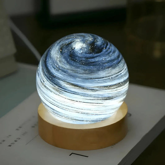 StellarGlow – Luxuriöse 3D-Glas-Tischlampe mit kosmischer Eleganz
