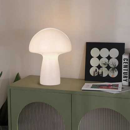 RetroGlow – Charmante Tischlampe im Vintage-Pilzdesign