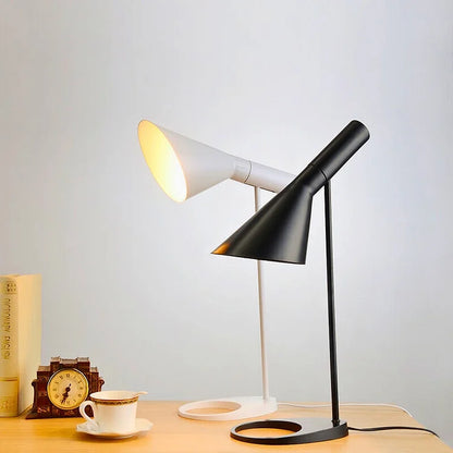 Tischlampe Design LED - Skulpturale, verstellbare Beleuchtung, perfekt für Büro und Wohnzimmer
