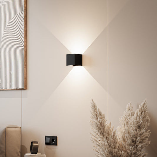 Garduru LED Wandleuchte – Warm, Wetterbeständige Außenbeleuchtung