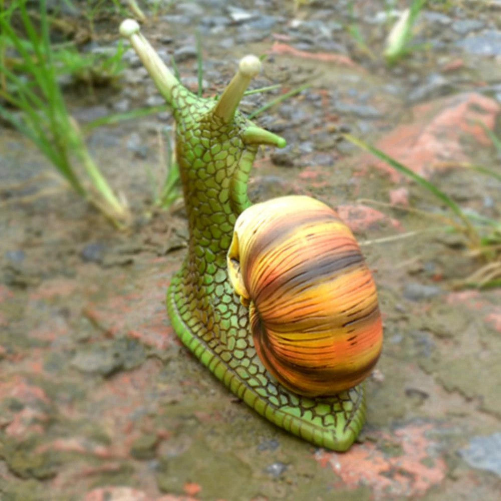 Skull Snail Figur - Gotische Kunst für Ihre Sammlung!