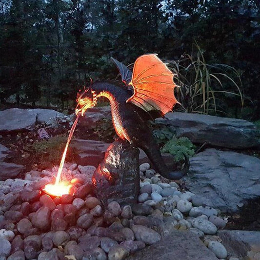 Majestätische feuerspeiende Drachenbrunnenskulptur