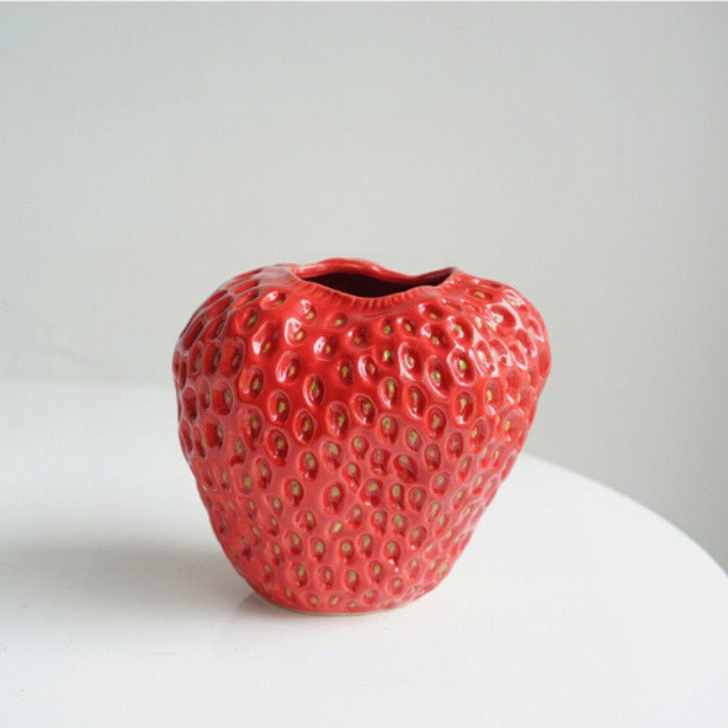 Garduru Strawberry Ceramic Vase