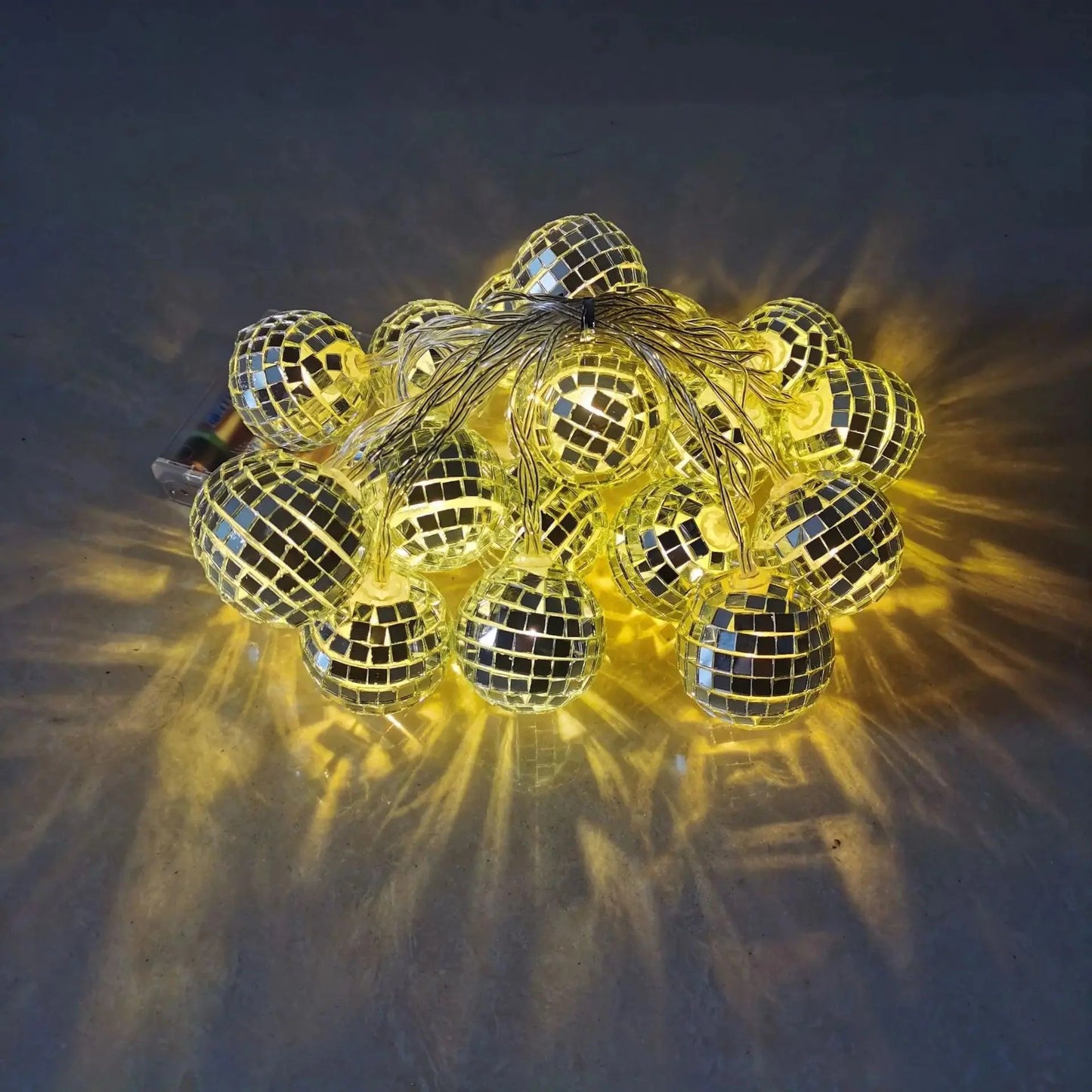 Disco-Ball-Led-Saitenleuchten